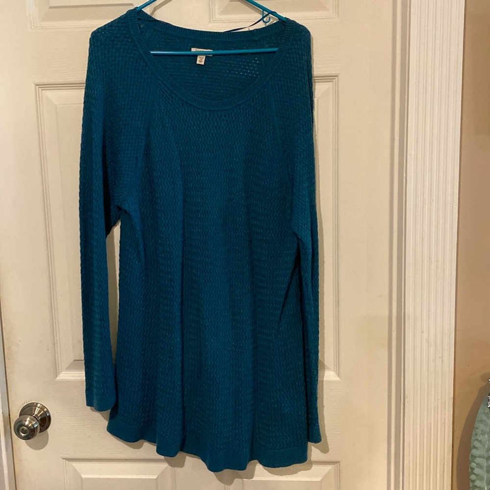 Blue knit top